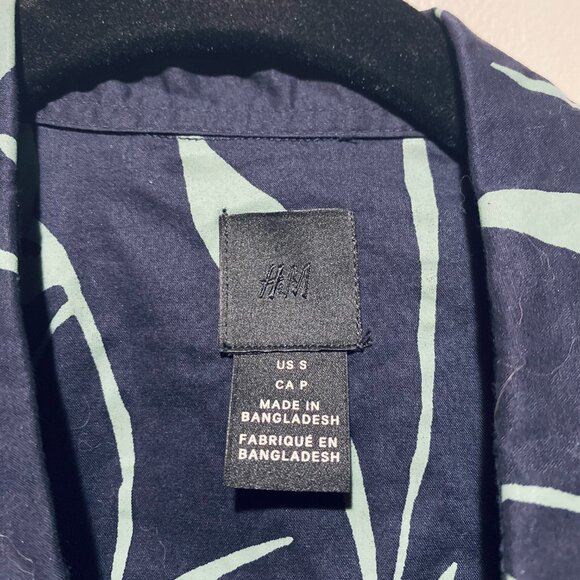 H&M button down - Picture 2 of 3